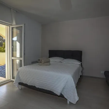 Apartamento Manu Jacuzzi Hvar